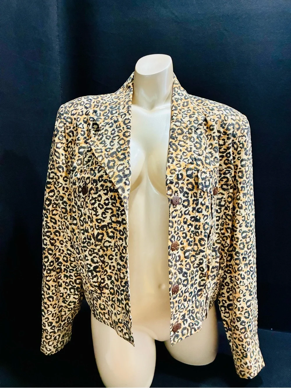 VTG City Silk Leopard 💯 Silk Cropped Lined Jacket w/ Shoulder Pads Button Down